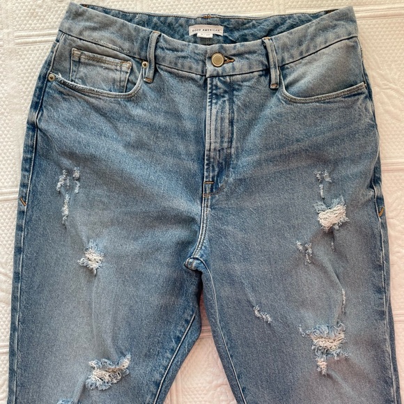 Good American Good Classic Slim Bootcut Jeans Indigo046
GC062T 8/29 Kardashians - Picture 5 of 15